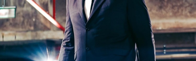 博鱼体育官网-明天庆祝夺冠20周年！看看这些陆续抵达的06冠军成员穿搭造型