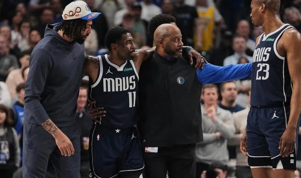 博鱼平台-悲情！欧文膝盖重伤，独行侠崩塌？哈里森豪赌血亏