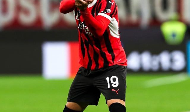 博鱼体育官网-疯狂米兰：莱昂队长，美队射手王，5分钟3球登顶意甲