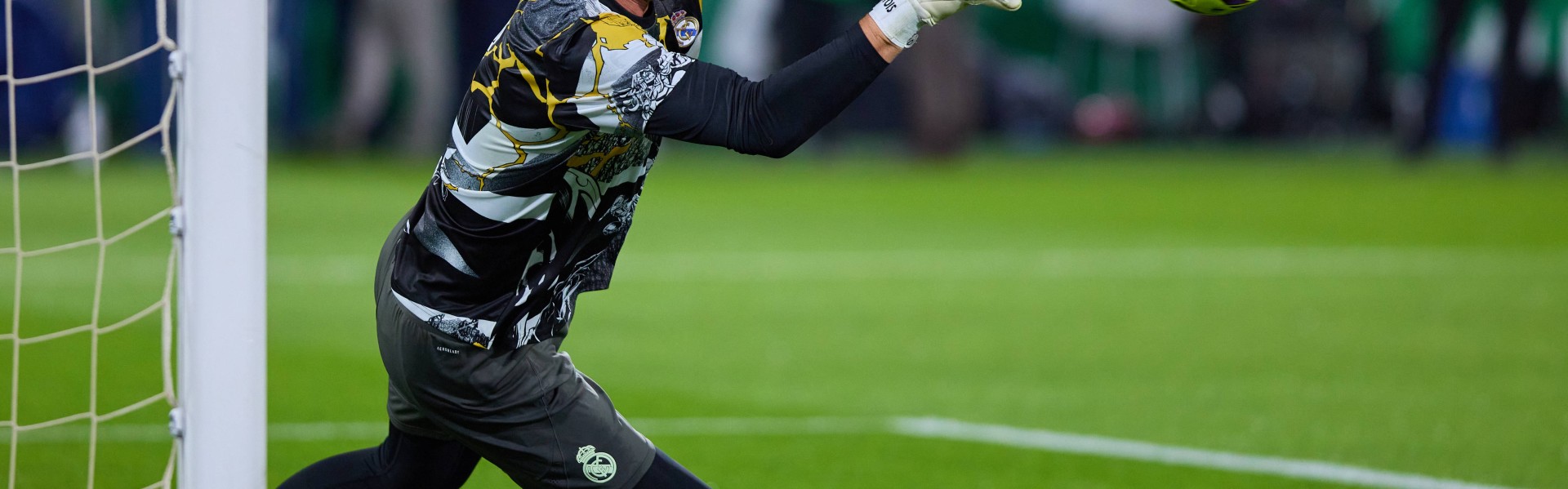 库尔图瓦取得西甲第150场零封，共出战332场比赛+零封场次超45%